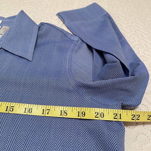 Liz Claiborne Non-Iron Blue Blouse Size 10 - Picture 6 of 11